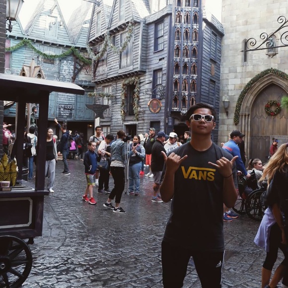 Meet your Posher, Carl - Picture 2 of 2